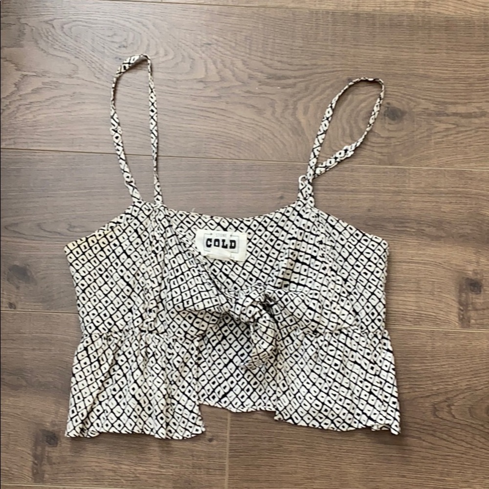 Stone Cold Fox Quixote Black & White Tile Crop